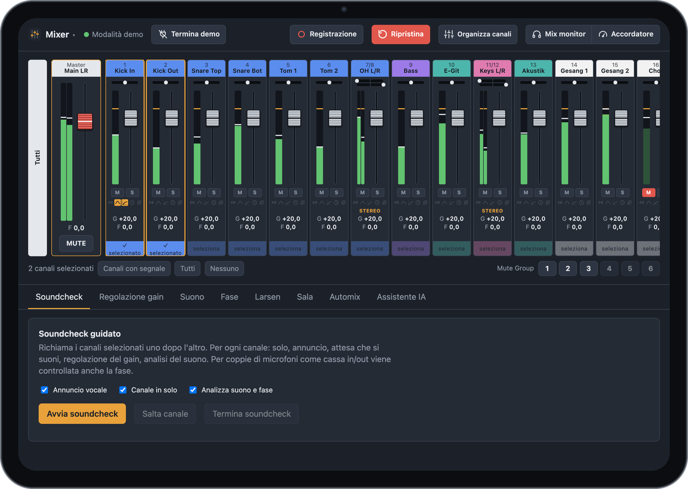 Mixer su un iPad con strisce di canale, livelli e fader