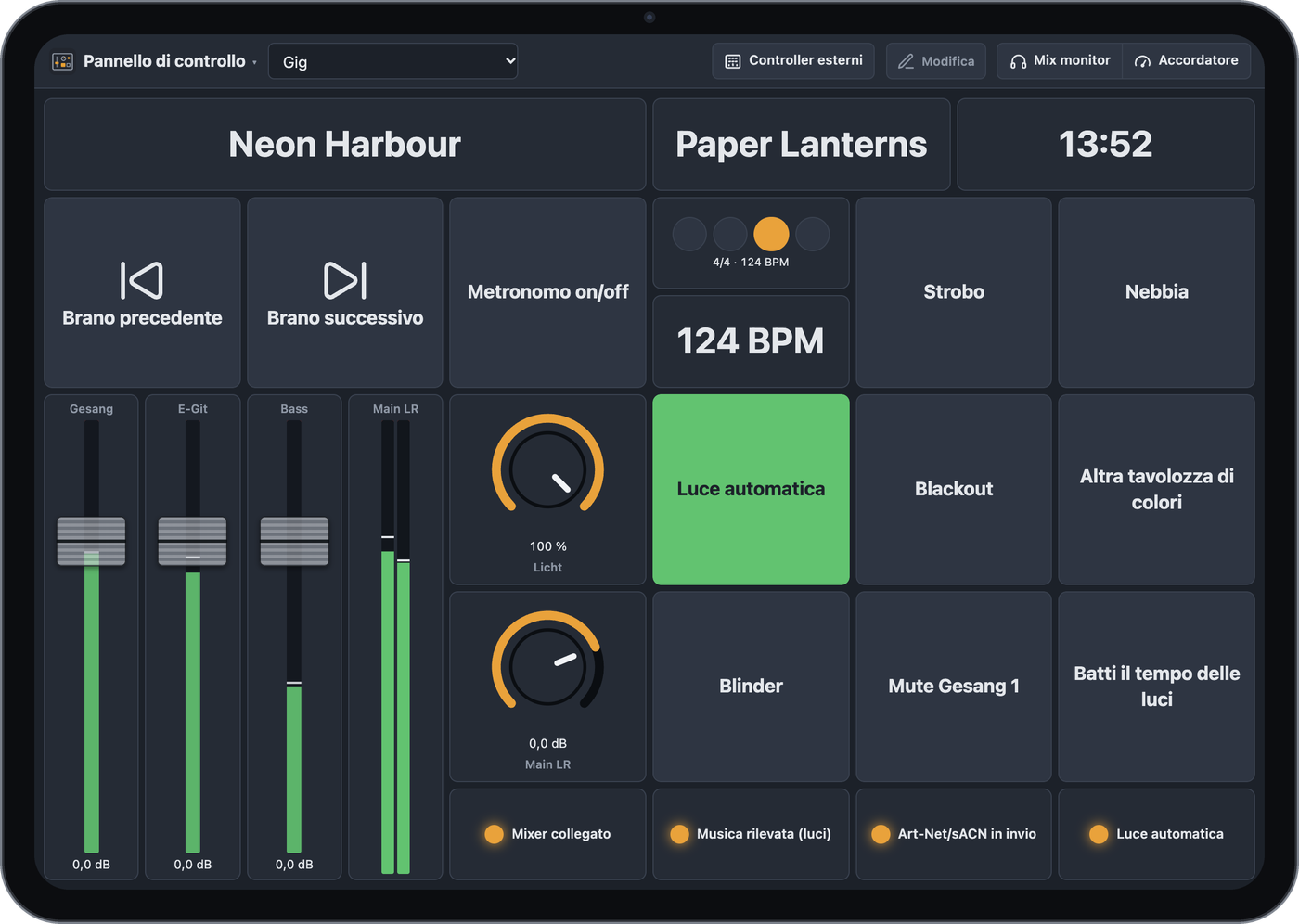 Pannello di controllo su un iPad con titolo, pulsanti, fader, manopole e indicatori